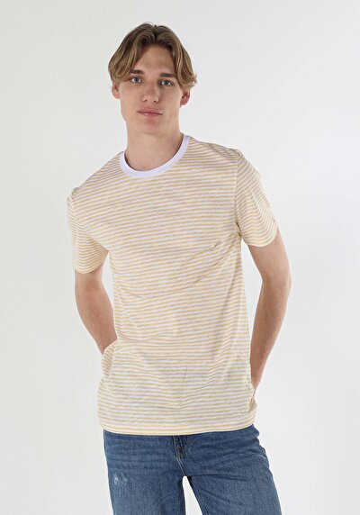 اعرض التفاصيل لـ أصفر للرجال تي شيرت بأكمام قصيرة