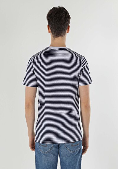 اعرض التفاصيل لـ أزرق بحري للرجال تي شيرت بأكمام قصيرة