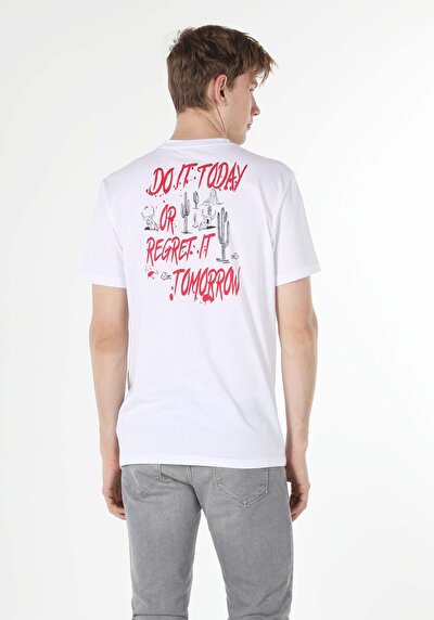 صورة من أبيض للرجال تي شيرت بأكمام قصيرة