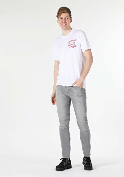 صورة من أبيض للرجال تي شيرت بأكمام قصيرة