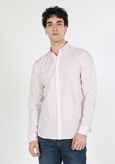 صورة من وردي للرجال قميص كم طويل