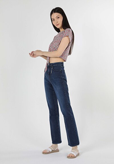 صورة من أزرق للنساء بناطيل