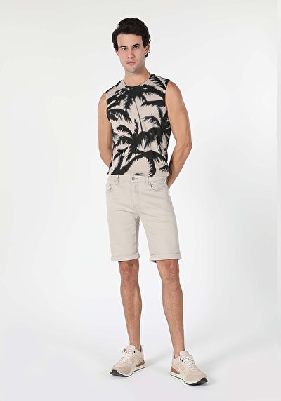 صورة من عادي الخصر مستقيم شورت رجالي بيج