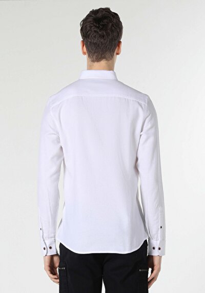 صورة من أبيض للرجال قميص كم طويل