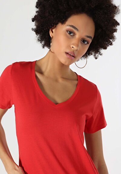 صورة من مرجاني للنساء تي شيرت بأكمام قصيرة