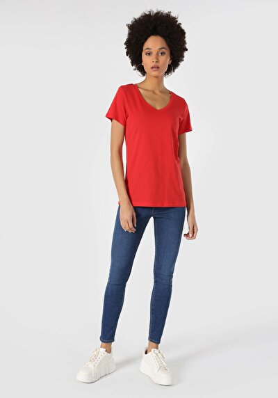 صورة من مرجاني للنساء تي شيرت بأكمام قصيرة