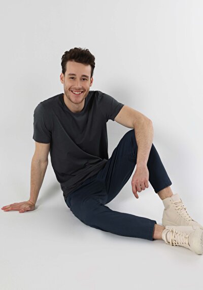 صورة من رقبة مستديرة مستقيم رجالي أنثراسايت كم قصير تي شيرت