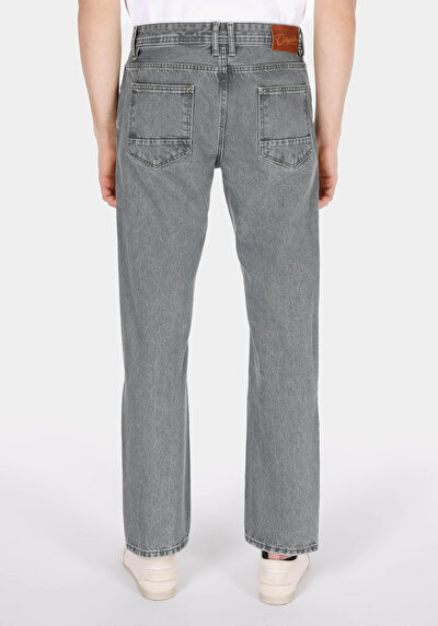 صورة من عادي الخصر مستقيم الساق الجينز الأسود للرجال