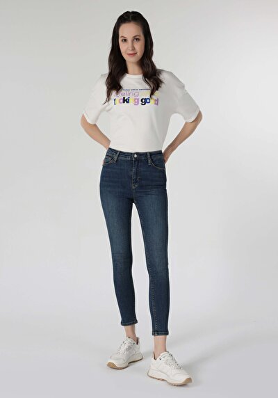 صورة من أزرق للنساء بناطيل