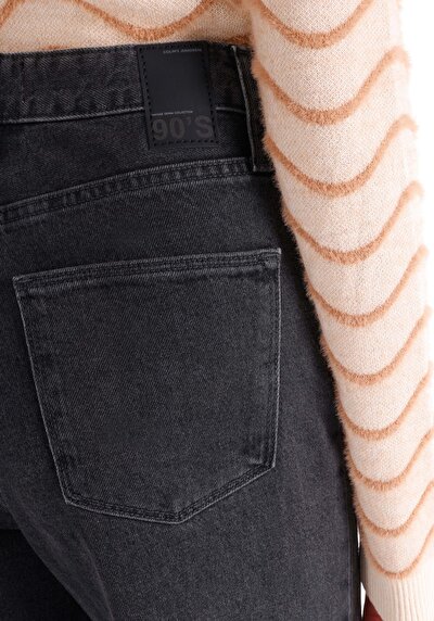 اعرض التفاصيل لـ أسود للنساء بناطيل