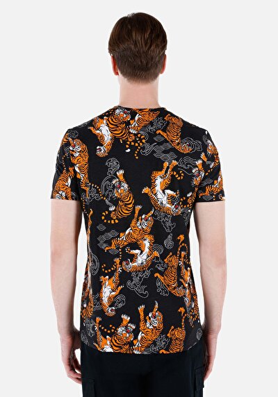 صورة من رقبة مستديرة مطبوعة رجالي أسود قصيرة الأكمام تي شيرت