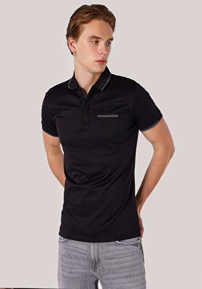 صورة من أسود للرجال قميص بولو  كم قصير