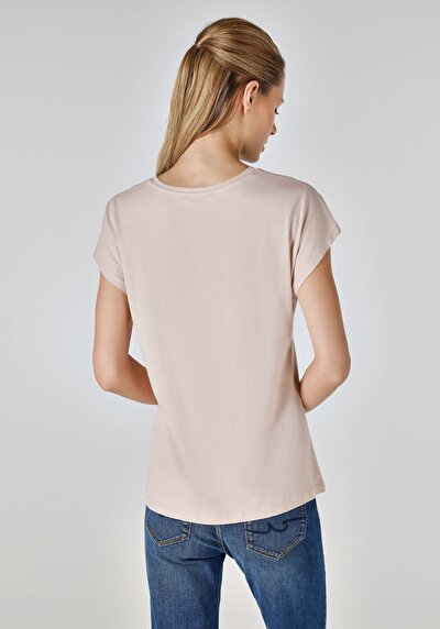 صورة من بيج للنساء تي شيرت بأكمام قصيرة