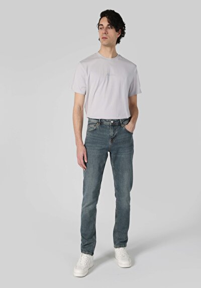 صورة من أزرق للرجال بناطيل