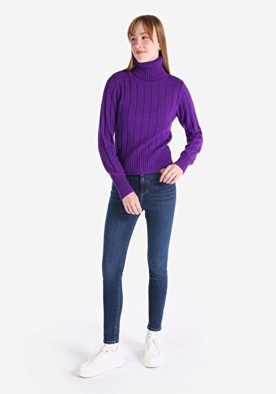 صورة من نحيف رقبة السلحفاة مستقيم نسائي بنفسجي سترة