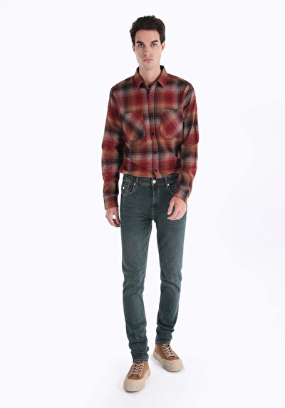 صورة من مستقيم  خصر منخفض ساق مستقيمة جينز أخضر للرجال