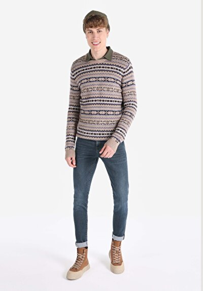 صورة من بني للرجال بلوفر