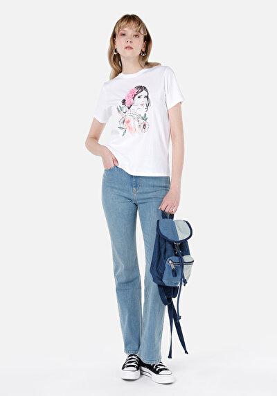 صورة من رقبة مستديرة مطبوعة نسائية أبيض قصيرة أكمام تي شيرت