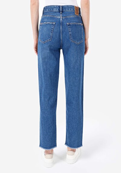 صورة من مستقيم جينز نيلي نسائي