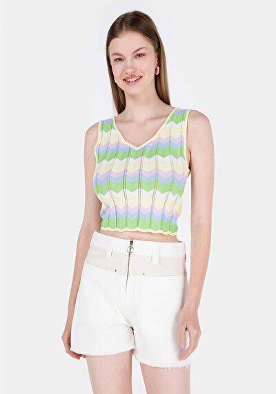 صورة من كنزة نسائية متعددة الألوان سليم