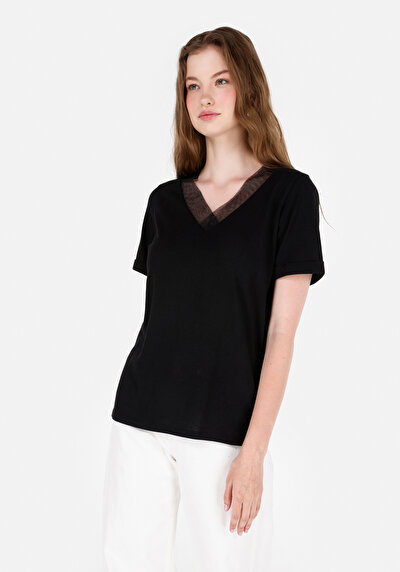 صورة من   على شكل V رقبة مستقيم نسائي أسود كم قصير تي شيرت