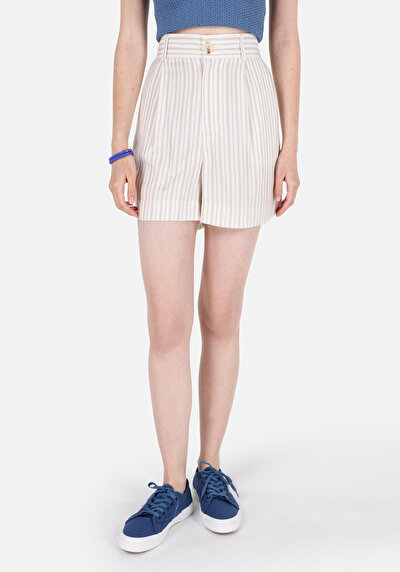 صورة من قصة عادية خصر مرتفع مخطط شورت نسائي بيج