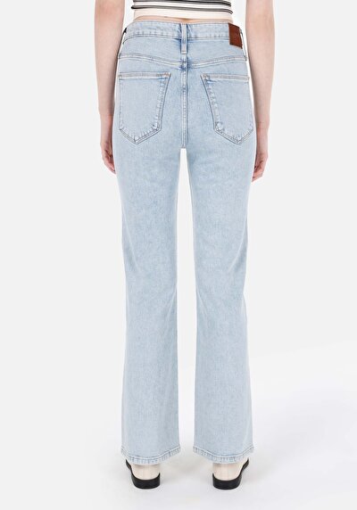 اعرض التفاصيل لـ   جينز نيلي نسائي