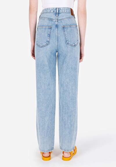 صورة من مستقيم جينز نيلي نسائي