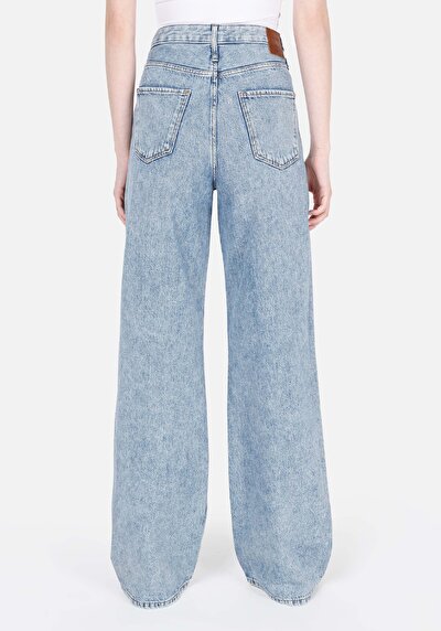 صورة من جينز نيلي نسائي