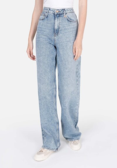 صورة من جينز نيلي نسائي