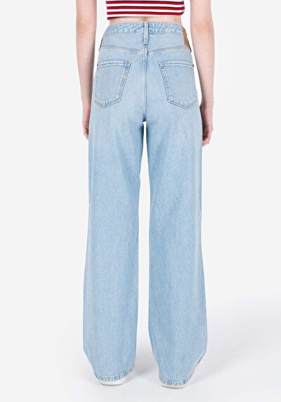 صورة من جينز نيلي نسائي