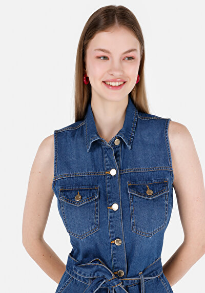 اعرض التفاصيل لـ شورت نيلي جينز نسائي سليم