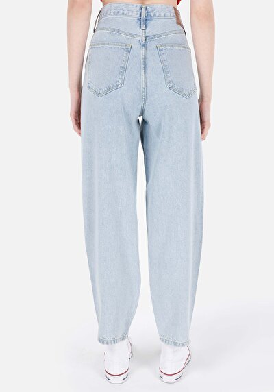 صورة من بالون فيت جينز نيلي نسائي