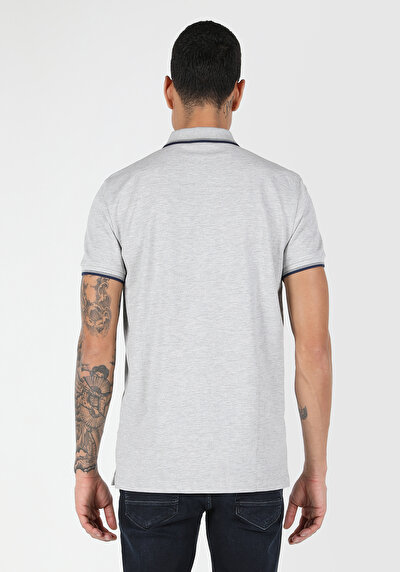 صورة من رمادي للرجال قميص بولو كم قصير