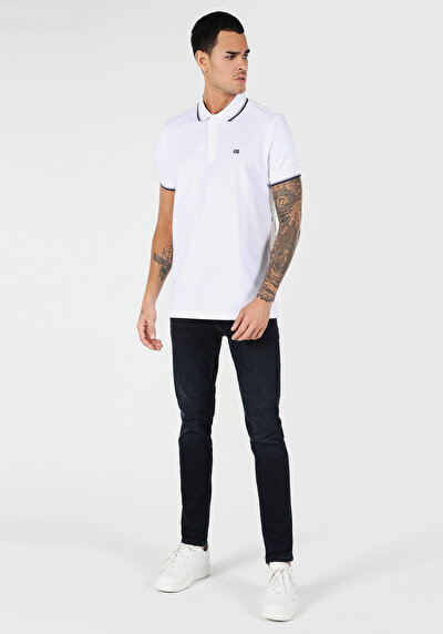 صورة من أبيض للرجال قميص بولو كم قصير