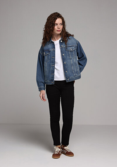 صورة من نحيف خصر متوسط ساق مستقيمة نسائي جينز أسود