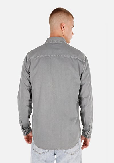 صورة من ياقة كلاسيكية عادية مستقيمة رجالي رمادي كم طويل قميص
