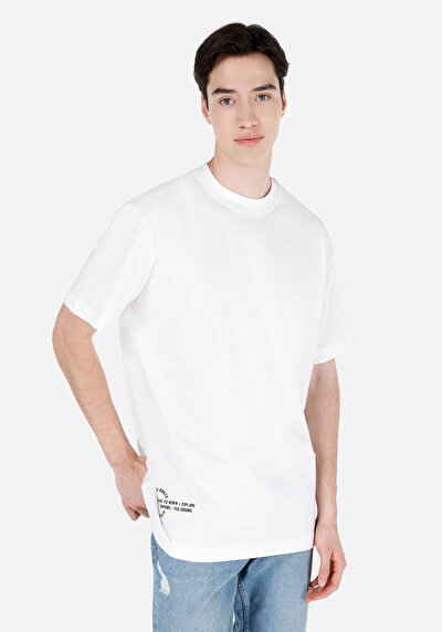 صورة من كومفورت فيت رقبة مستديرة مستقيم تي شيرت رجالي أبيض بأكمام قصيرة