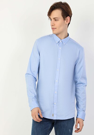 صورة من أزرق للرجال قميص  كم طويل