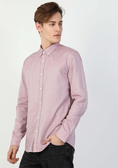 صورة من وردي للرجال قميص  كم طويل