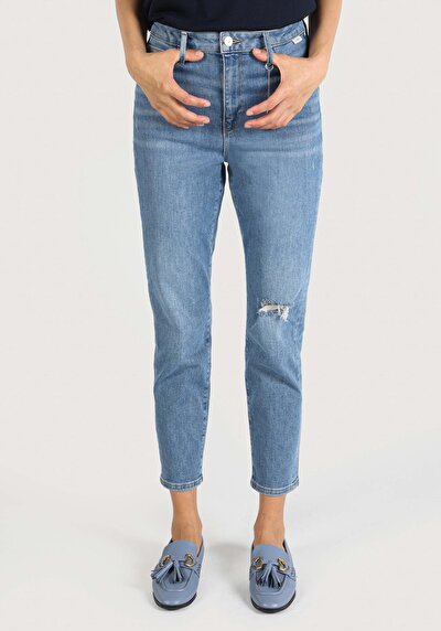 صورة من نحيف الخصر نحيف الساق الجينز النسائي