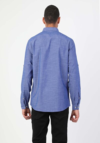 صورة من أزرق للرجال قميص كم طويل