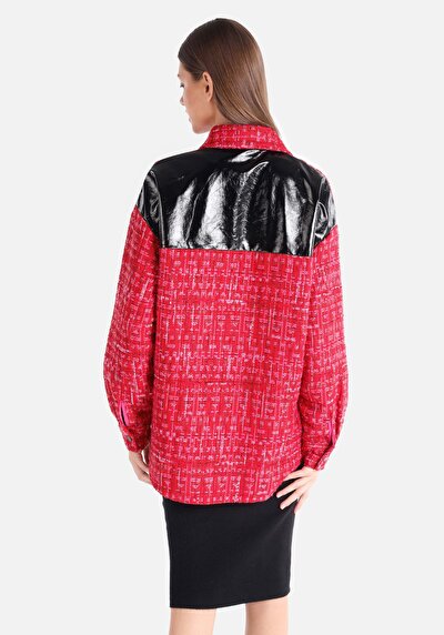 صورة من قميص عادي رقبة مستقيم نسائي أحمر كم طويل قميص