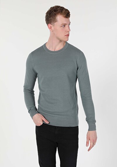 صورة من رقبة مستديرة جاكار سترة خضراء للرجال