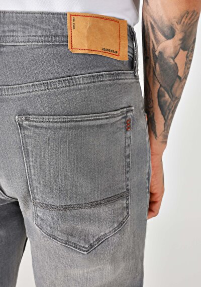 اعرض التفاصيل لـ رمادي للرجال بناطيل