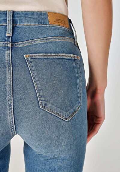 اعرض التفاصيل لـ نحيف   الخصر مستقيم الساق نسائية نيلي جينز