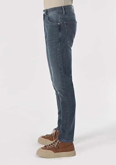 اعرض التفاصيل لـ أزرق داكن للرجال بناطيل