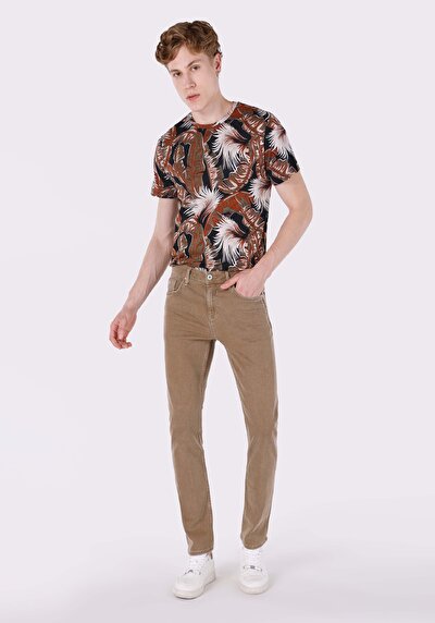 صورة من دينيم للرجال بناطيل