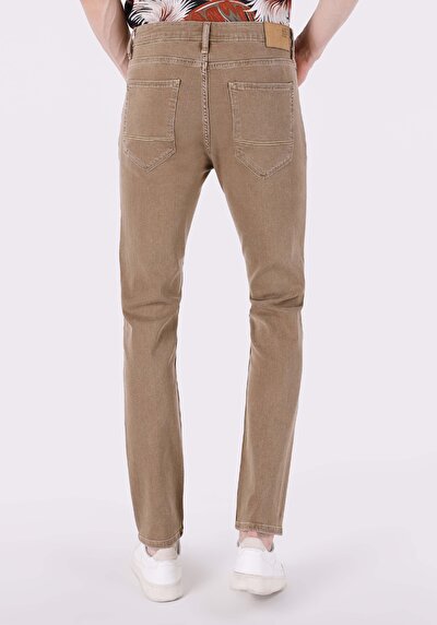 صورة من دينيم للرجال بناطيل