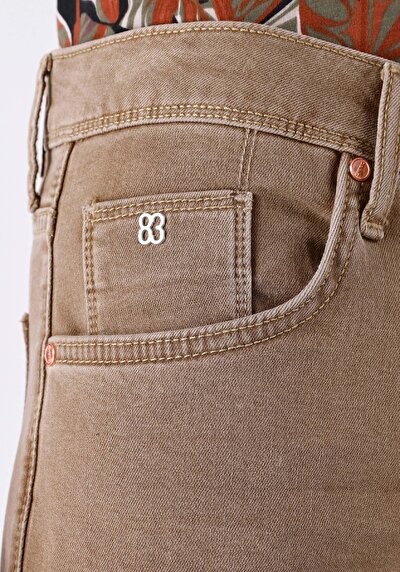 صورة من دينيم للرجال بناطيل